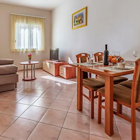 Rok 1 By Interhome Apartmán *