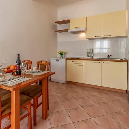 Apartament Rok 1 By Interhome Pula