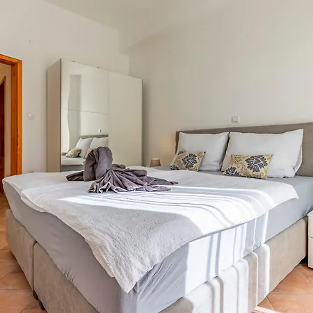 Apartament Rok 1 By Interhome Pula