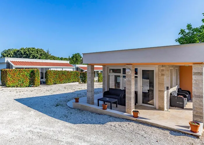 Rok 1 By Interhome Pula