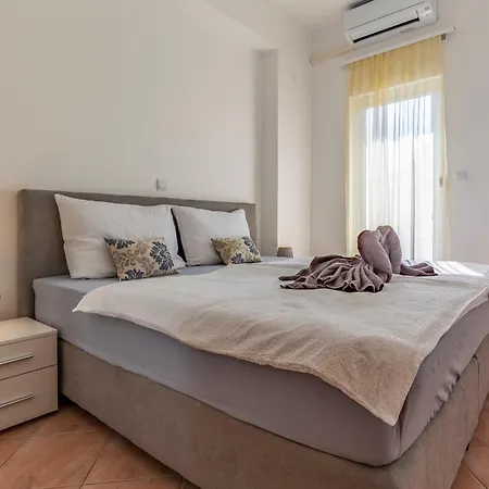 Rok 1 By Interhome * Πούλα